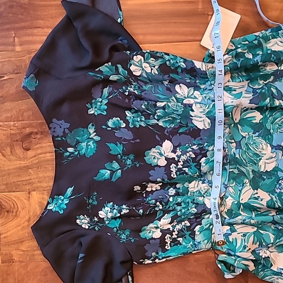 🎈Host Pick🎈 Gabby Skye Flutter Sleeve Floral Belted Crepe Dress - Picture 7 of 13